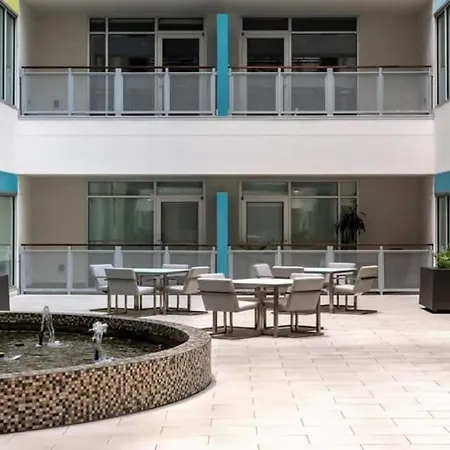 Bold Cozysuites With Gym, Roof #6